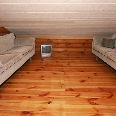 8 Person In Hadsund *